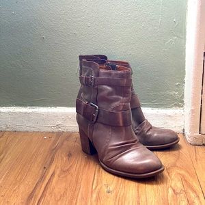 Naya Virtue Leather Boots